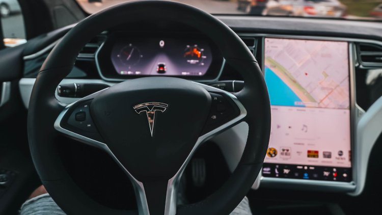 Delving into Tesla's Advanced Autopilot System: Explore the Hardware Components and AI Technology Behind the Magic